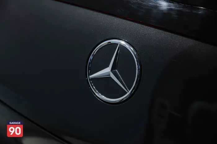 Mercedes-Benz GLC300 2024 - صورة 10