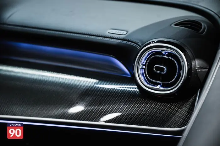 Mercedes-Benz GLC300 2024 - صورة 12