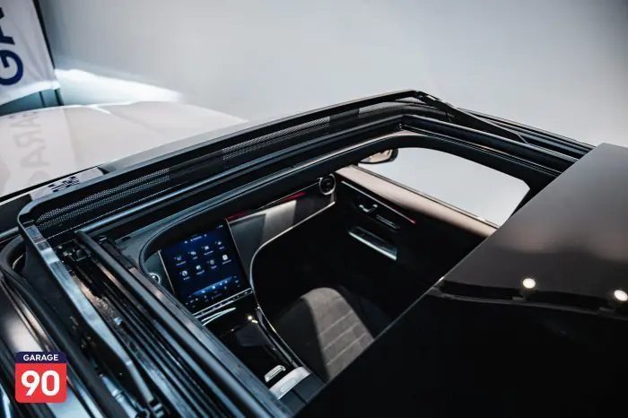 Mercedes-Benz GLC300 2024 - صورة 12