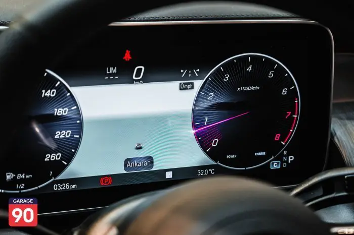 Mercedes-Benz GLC300 2024 - صورة 16