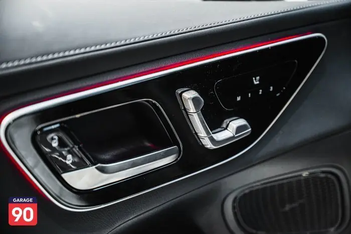 Mercedes-Benz GLC300 2024 - صورة 15