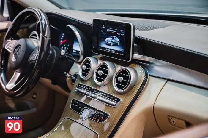 Mercedes-Benz C180 2015 - صورة 16
