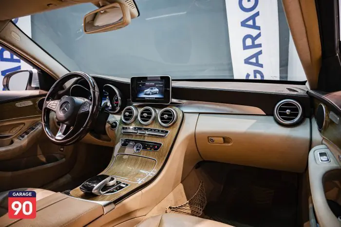 Mercedes-Benz C180 2015 - صورة 15