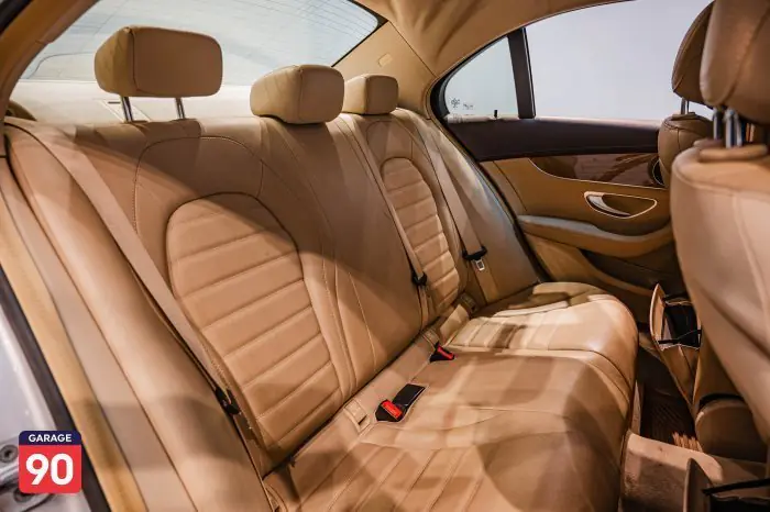 Mercedes-Benz C180 2015 - صورة 18