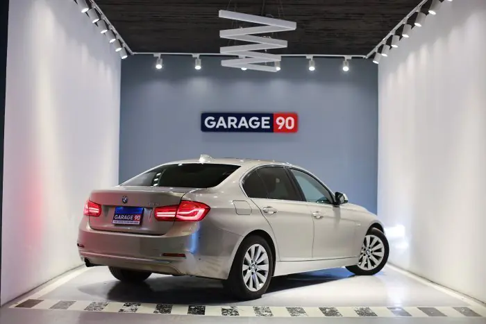 bmw 318i 2018 - صورة 8