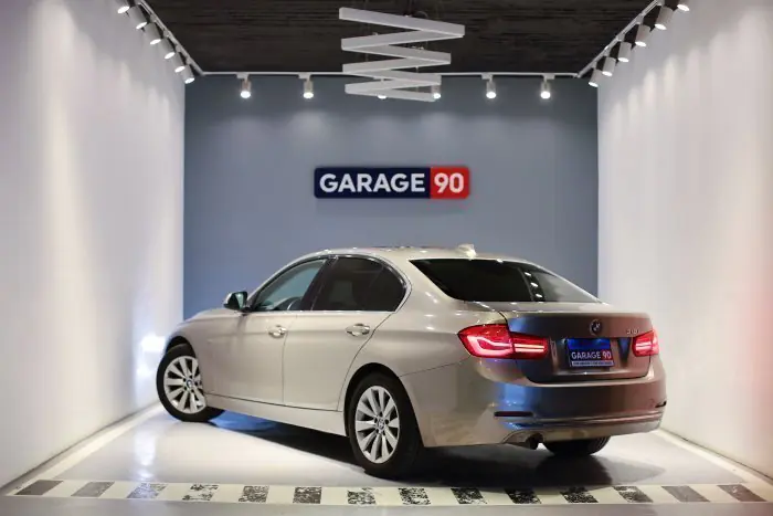 bmw 318i 2018 - صورة 9