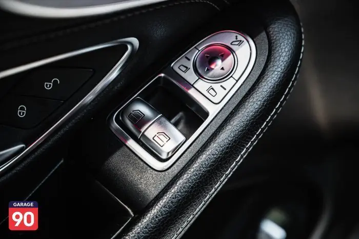 Mercedes-Benz C200 2019 - صورة 11