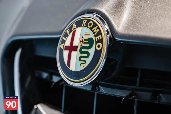 Alfa Romeo Giulia 2017 - صورة 11