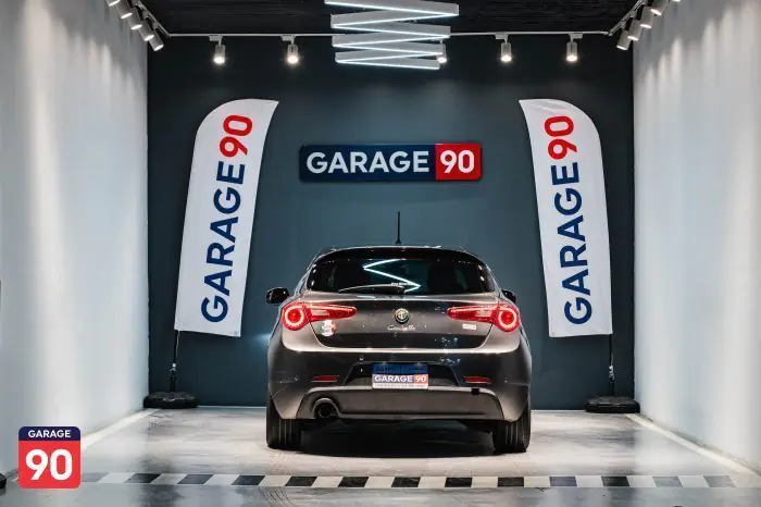 Alfa Romeo Giulia 2017 - صورة 7