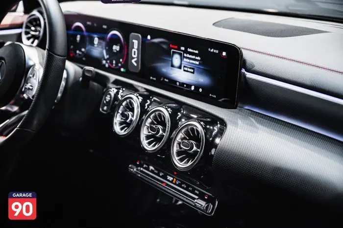 Mercedes-Benz CLA200 2022 - صورة 12