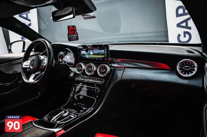 Mercedes-Benz C200 2019 - صورة 13