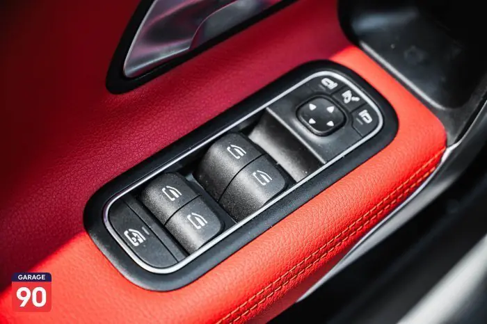 Mercedes-Benz CLA200 2024 - صورة 14