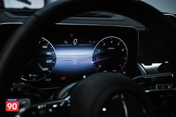 Mercedes-Benz GLC300 2024 - صورة 12
