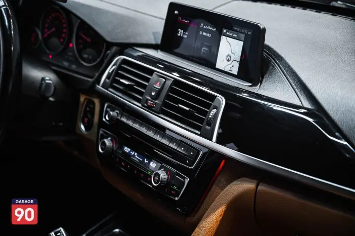 bmw 318i 2018 - صورة 12