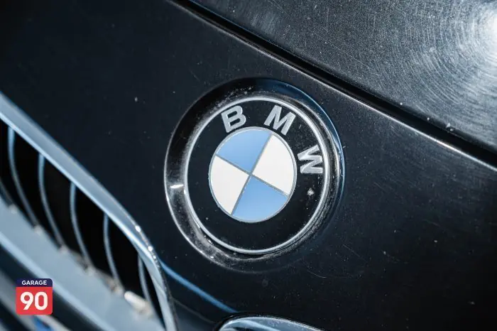bmw 318i 2018 - صورة 8