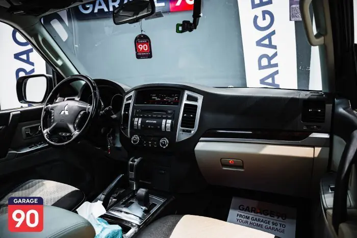 Mitsubishi Pajero 2015 - صورة 9