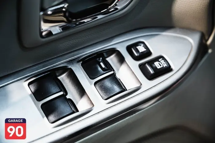 Mitsubishi Pajero 2015 - صورة 15