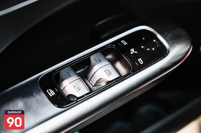 Mercedes-Benz C200 2022 - صورة 8