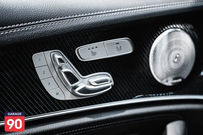 Mercedes-Benz E300e 2020 - صورة 11