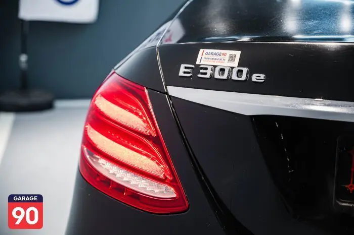 Mercedes-Benz E300e 2020 - صورة 7