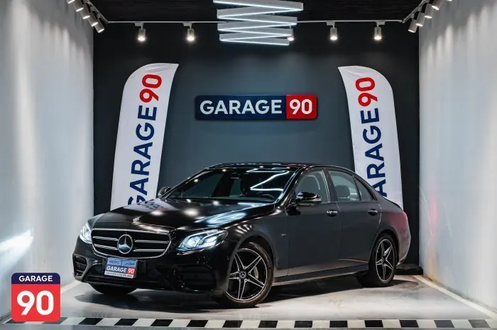 Mercedes-Benz E300e 2020 - صورة 3