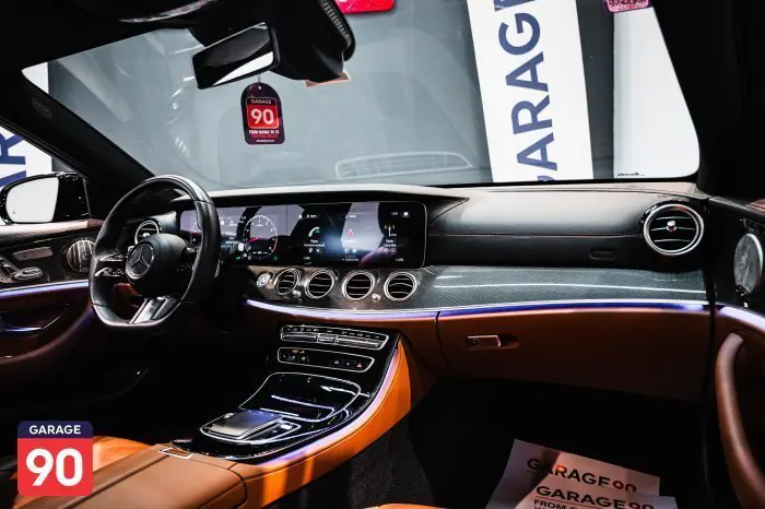 Mercedes-Benz E300 2021 - صورة 15