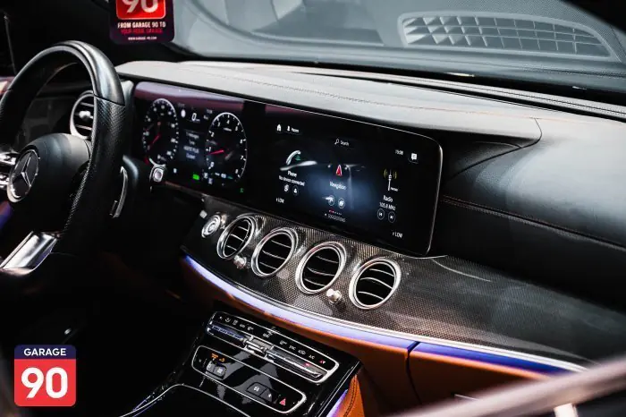 Mercedes-Benz E300 2021 - صورة 16