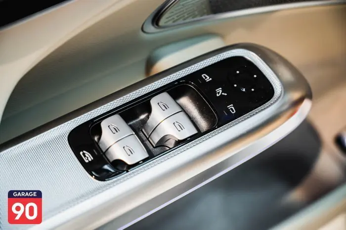 Mercedes-Benz E200 2024 - صورة 18