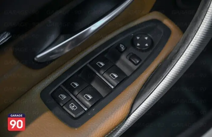 bmw 320i 2019 - صورة 14