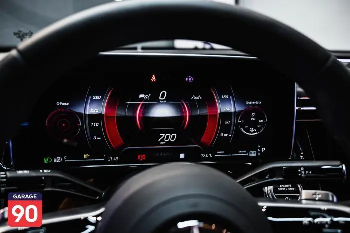 Mercedes-Benz E200 2024 - صورة 14