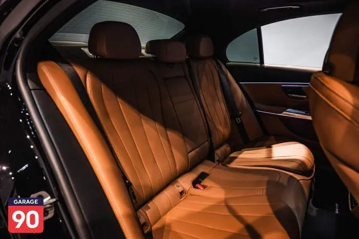 Mercedes-Benz E200 2024 - صورة 18