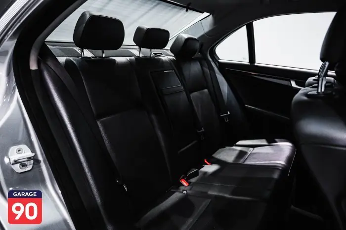 Mercedes-Benz C180 2013 - صورة 17
