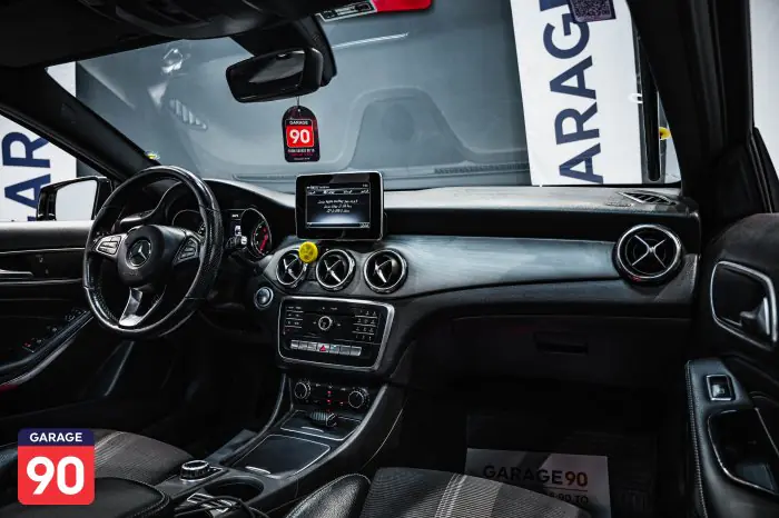 Mercedes-Benz GLA200 2019 - صورة 13