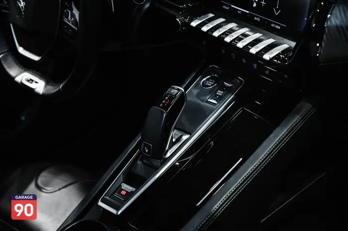 Peugeot 5008 2022 - صورة 13