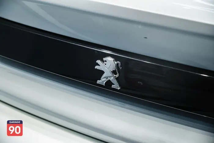 Peugeot 5008 2022 - صورة 9