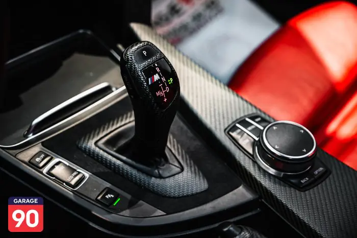bmw 320i 2018 - صورة 14