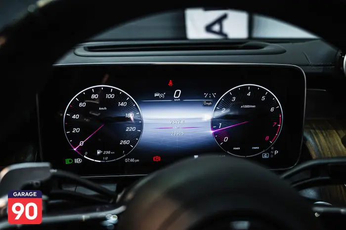 Mercedes-Benz GLC300 2023 - صورة 14