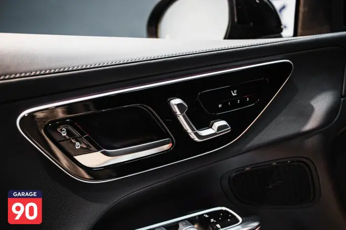 Mercedes-Benz GLC300 2023 - صورة 13