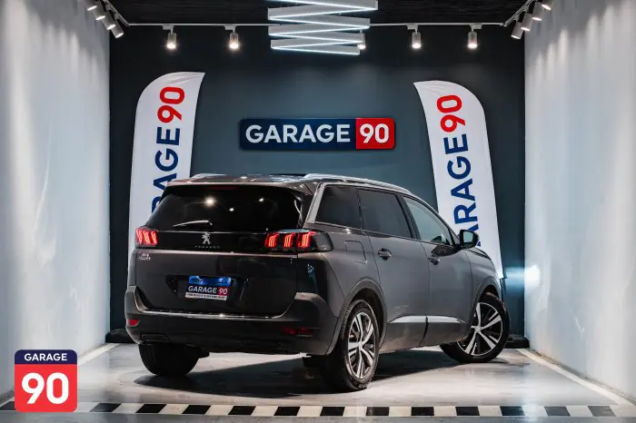 Peugeot 5008 2022 - صورة 6