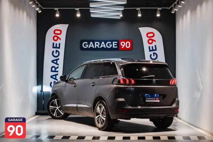 Peugeot 5008 2022 - صورة 5