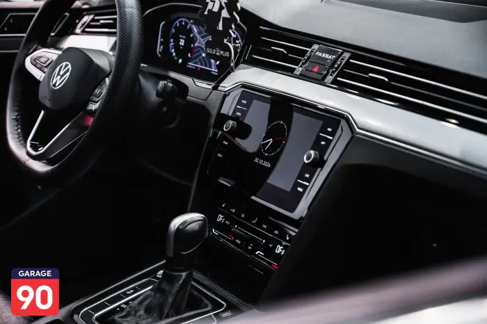 Volkswagen Passat 2021 - صورة 10
