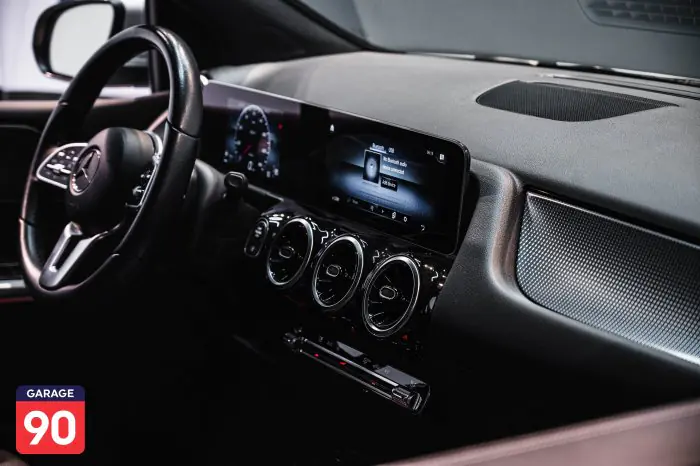 Mercedes-Benz B180 2020 - صورة 11