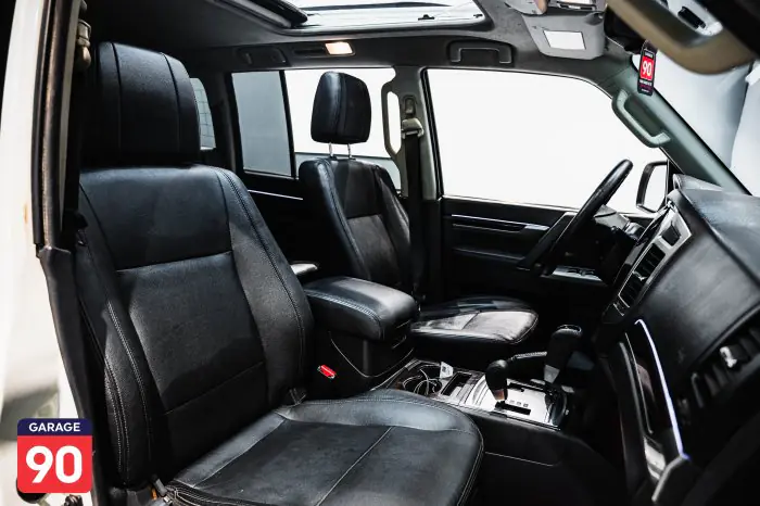 Mitsubishi Pajero 2017 - صورة 12