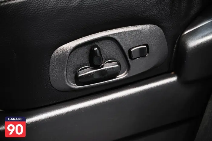 Mitsubishi Pajero 2017 - صورة 17