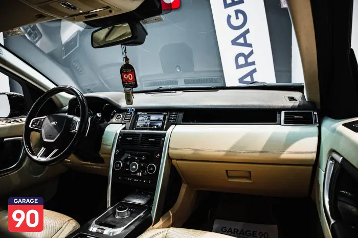 Land Rover Discovery 2016 - صورة 12