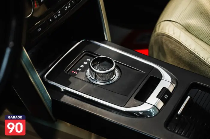 Land Rover Discovery 2016 - صورة 15