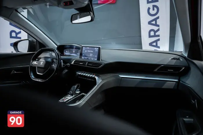 Peugeot 3008 2020 - صورة 10