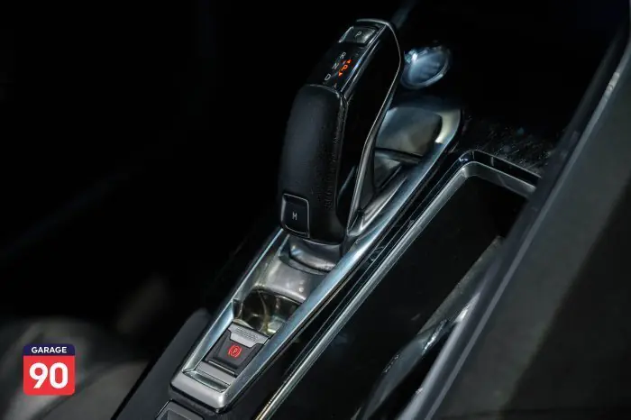 Peugeot 3008 2020 - صورة 12