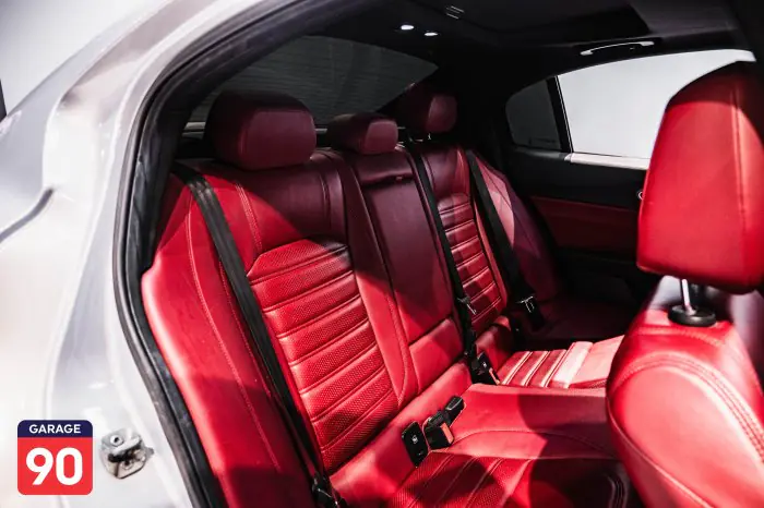 Alfa Romeo Giulia 2021 - صورة 14