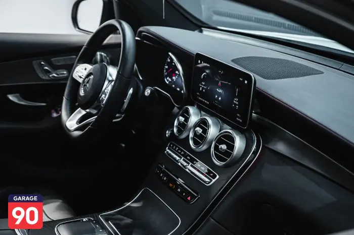 Mercedes-Benz GLC300 2023 - صورة 15